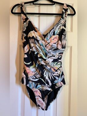 Jantzen Surplice Maillot One-Piece swimsuit Black w/ Pastel Leaves sz 10